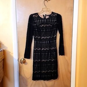 Lace,hort dress.white house,black market size 2
